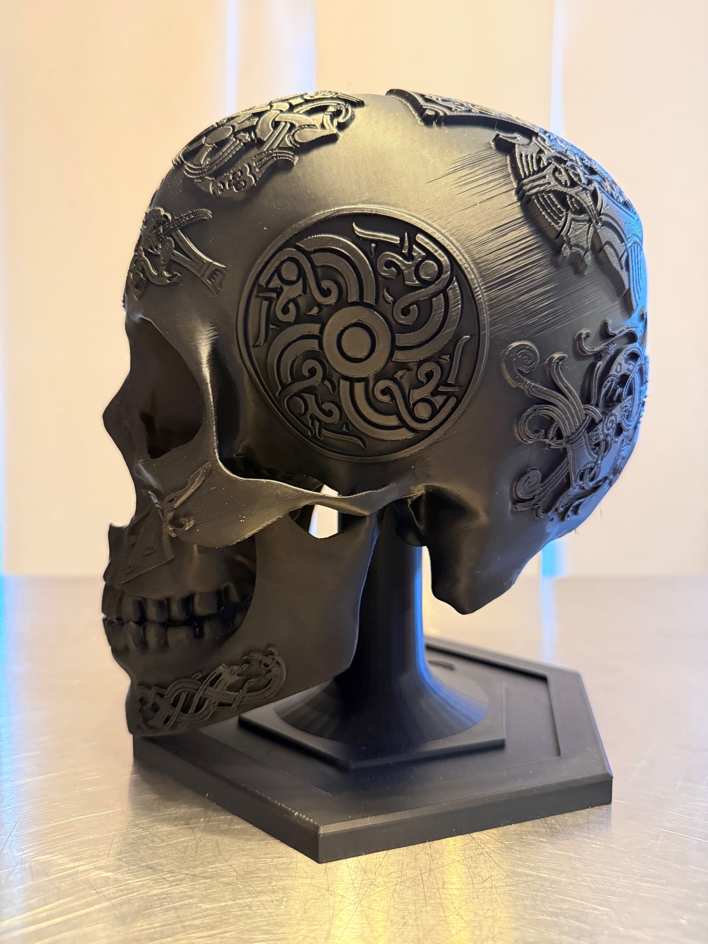 Display Works Skull Stand