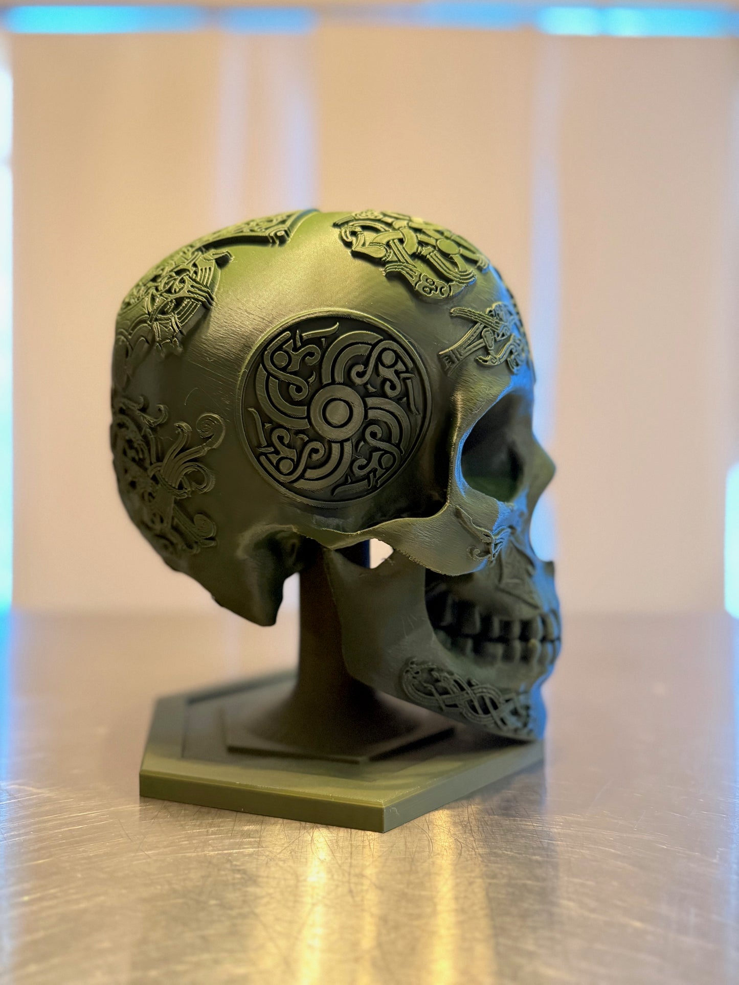 Display Works Skull Stand